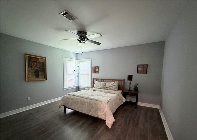Building Photo - 3834 Rosedale St