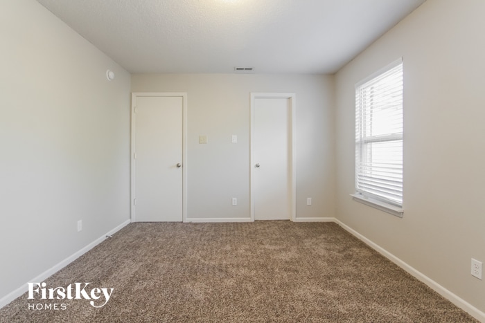 Building Photo - 2310 Amberleigh Dr