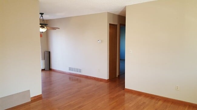Building Photo - Bright 2 Bed, 2 Bath Home with Garage & Fenced Yard in Fort Collins