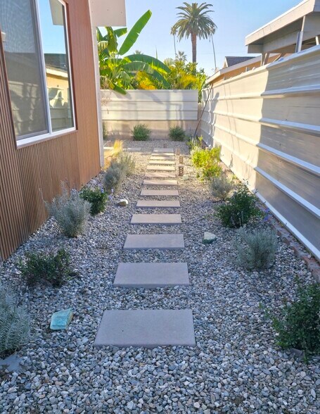 Building Photo - 445 N Townsend Ave