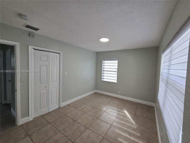 Building Photo - 280 NW 31st Ave