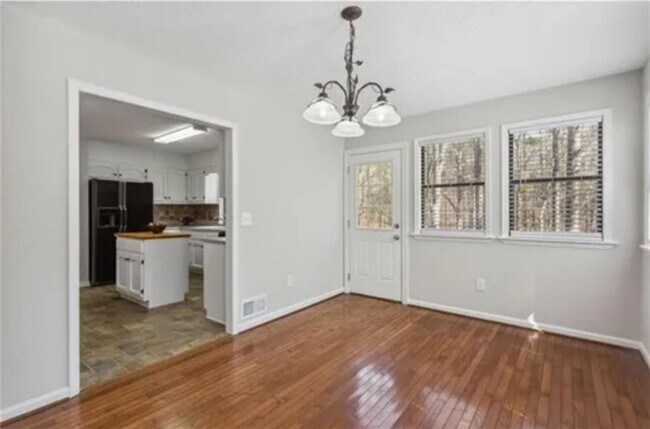Building Photo - 9916 Scarlet Oak Dr