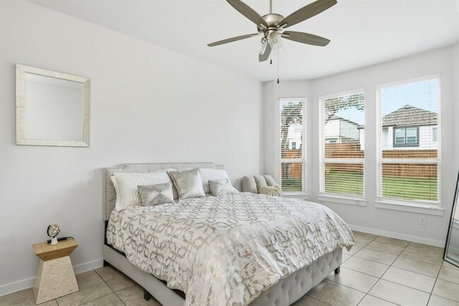 Building Photo - 22604 Maidengrass Ln