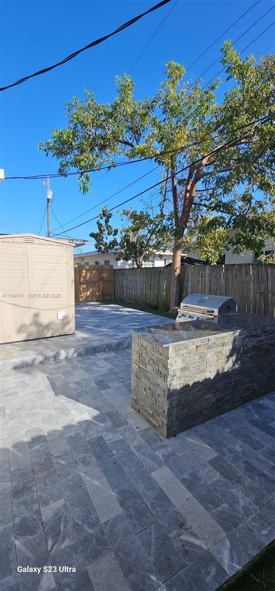 Building Photo - 622 NE 6th St