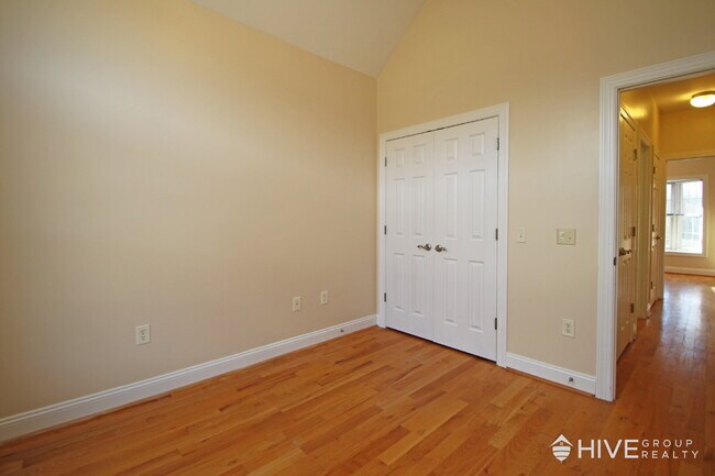 Building Photo - Peaceful One-Level Living with Mountain Views