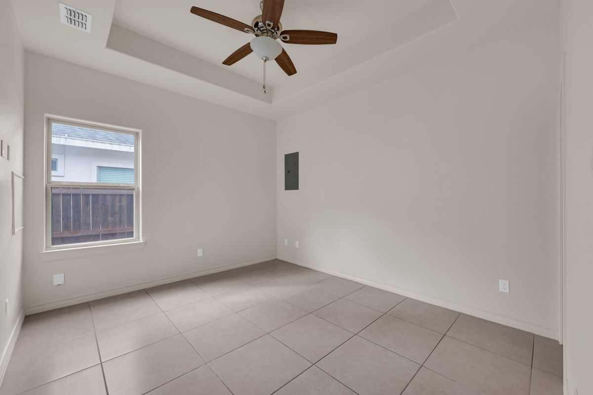 Building Photo - 2801 Sabercat Ave