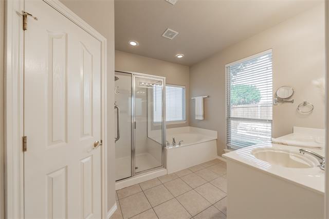 Building Photo - 10501 Cloisters Dr