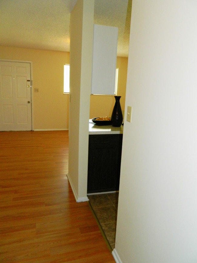 Building Photo - Pleasant Terrace