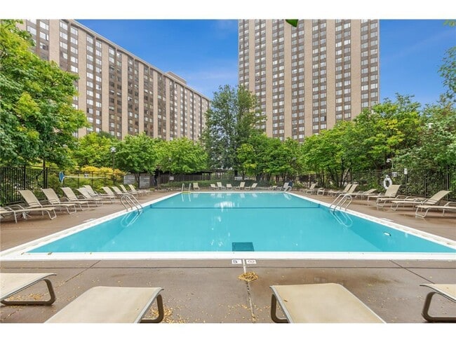 Building Photo - 15 S 1st St