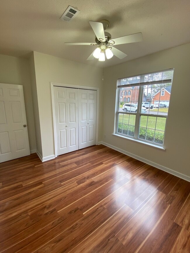 Building Photo - 4545 Reigate Ct