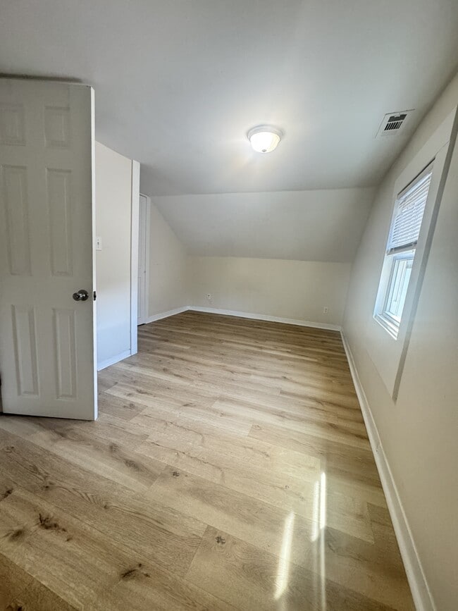 Building Photo - 324 Bourbon St