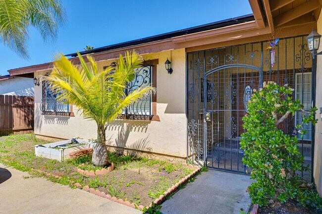 Building Photo - 719 Mahogany Dr