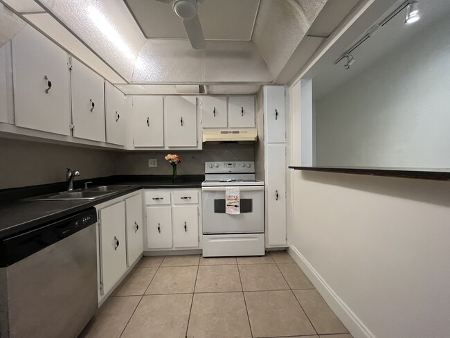 Building Photo - 4354 NW 9th Ave