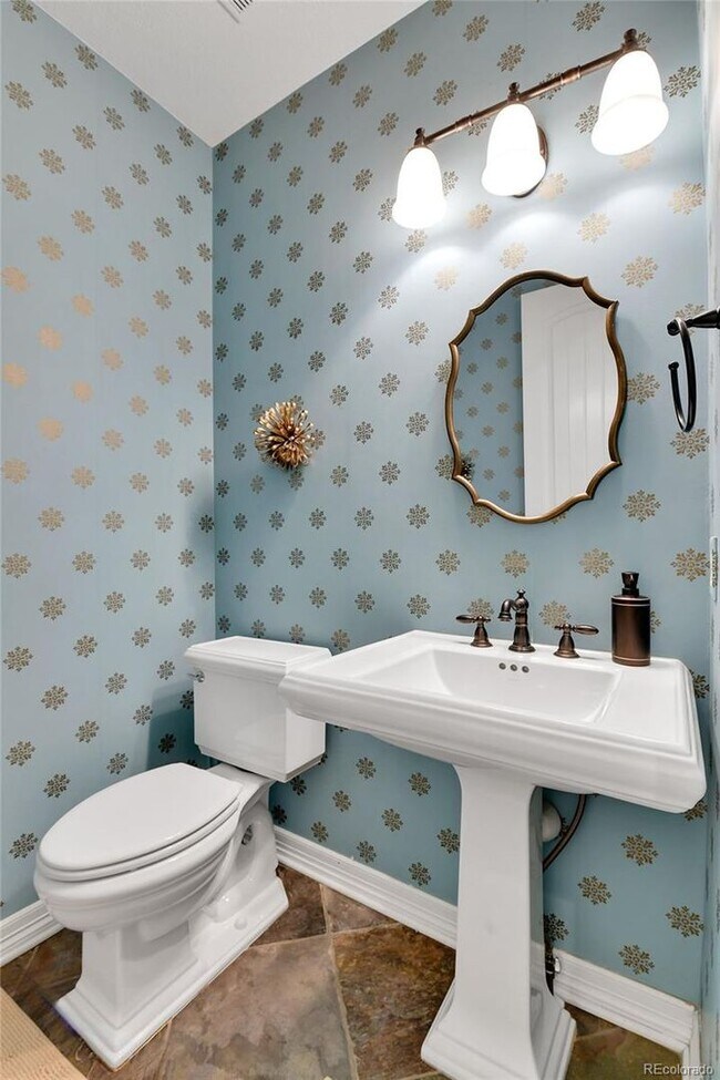 Building Photo - Spacious Colorado Luxury Home with 3-Car G...