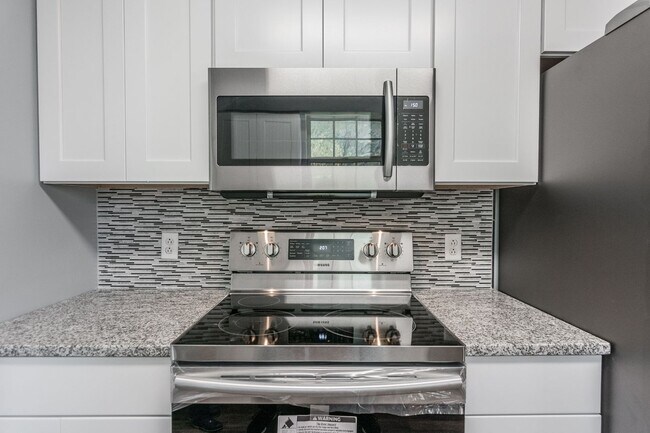Building Photo - 5216 Roxborough Dr