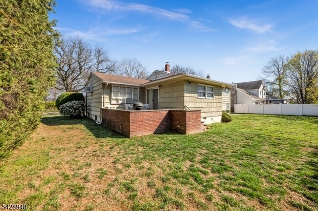 Building Photo - 204 Tryon Pl