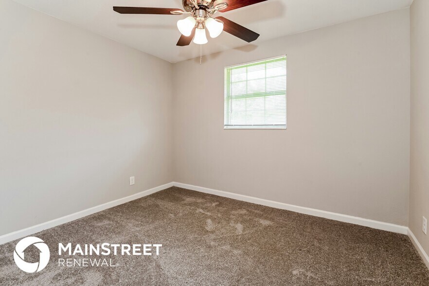 Building Photo - 6928 Sonora Dr N