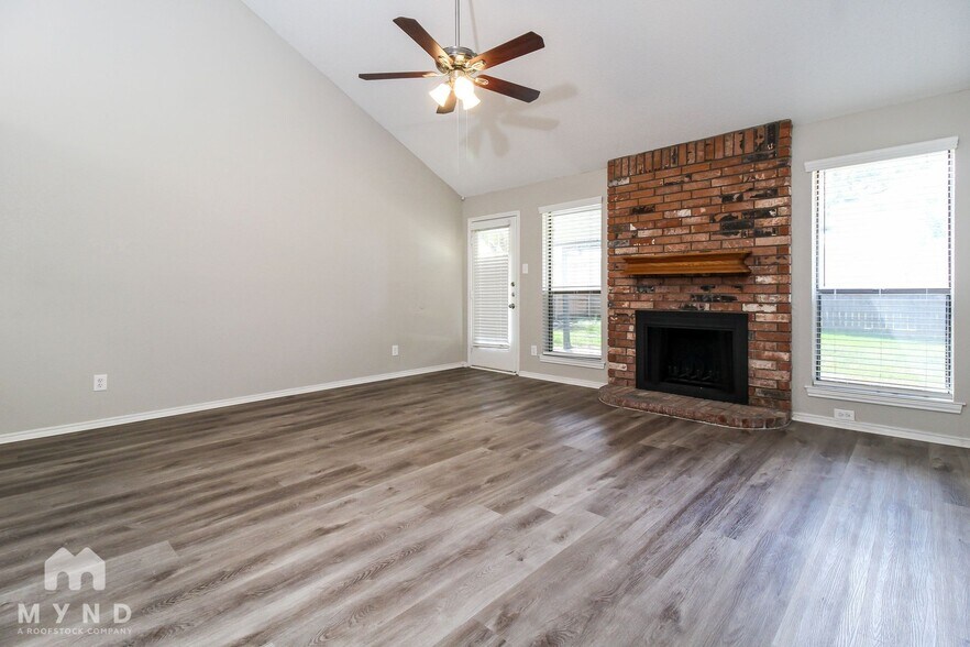 Building Photo - 6602 Glen Falls Dr