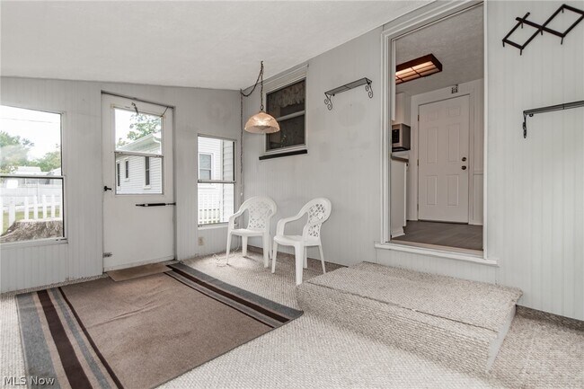 Building Photo - 8279 Westmoor Rd