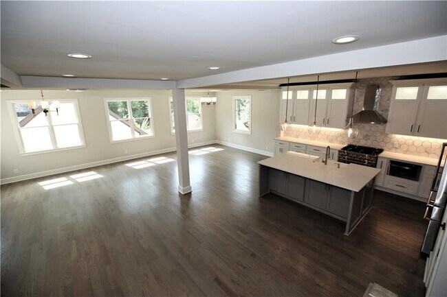 Building Photo - 957 Briarcliff Rd NE