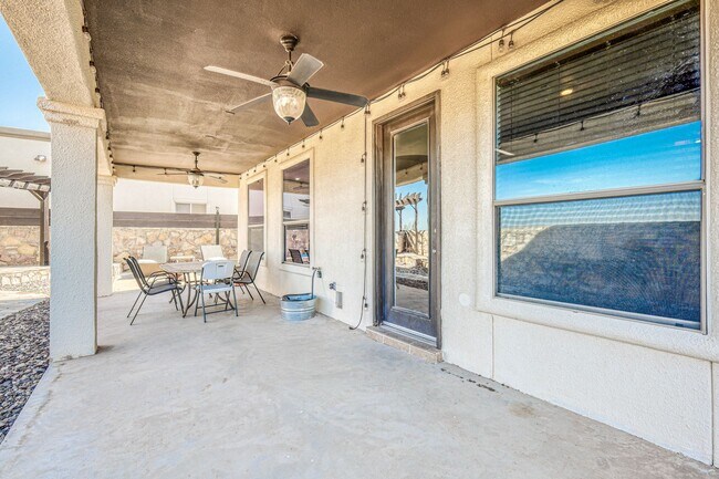 Building Photo - 1627 Brillo Del Sol Ct