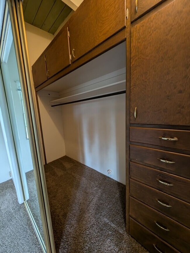 Building Photo - Single story country home with breathtaking views!