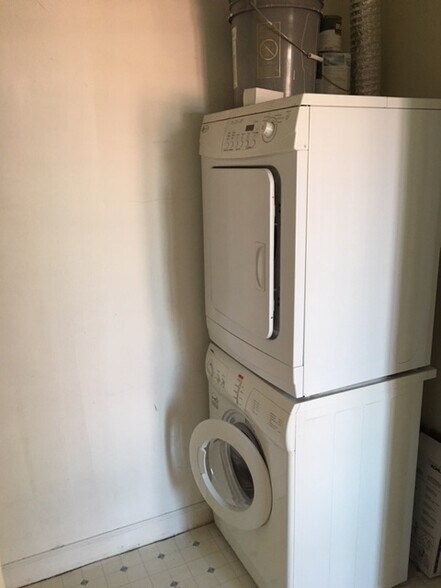 Building Photo - 1121 Arlington Blvd