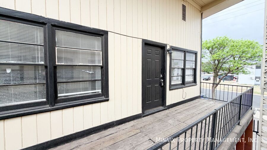 Building Photo - 5005 Avenue W