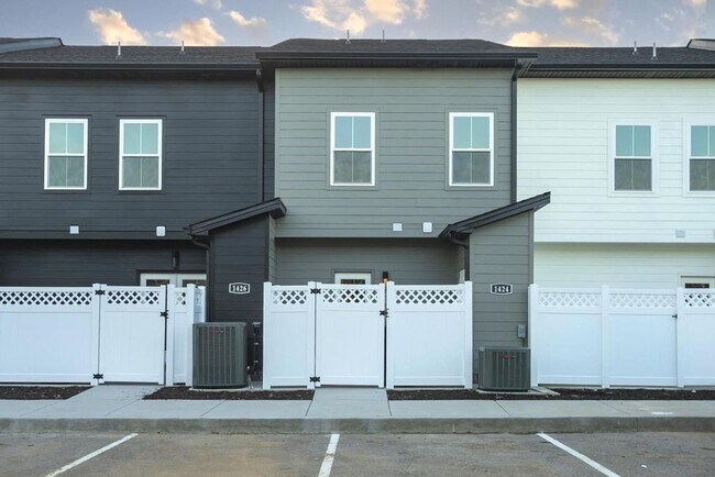 Building Photo - 1424 Rebecca Johns Dr