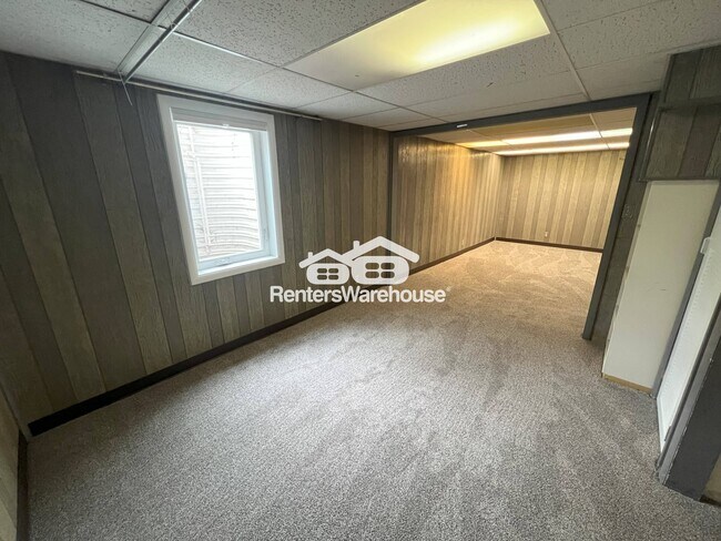 Building Photo - 7759 Elmwood Ln