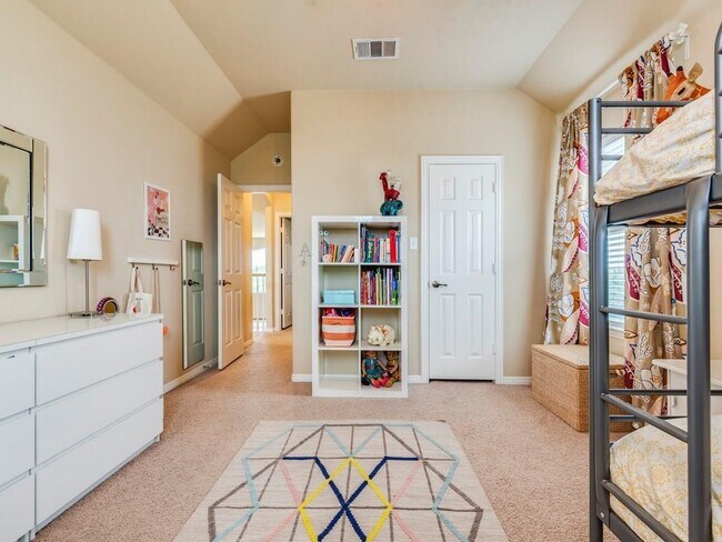 Building Photo - 2816 Canyon Valley Run