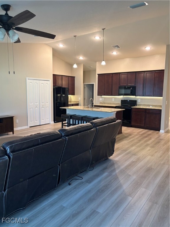 Building Photo - 1005 SW 36th St