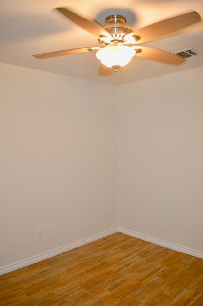Building Photo - Property for rent