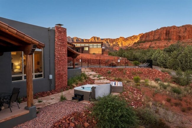 Building Photo - Breathtaking Luxury Home Basking in Sedona...