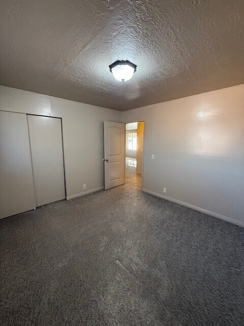 Building Photo - 537 E Acoma Rd
