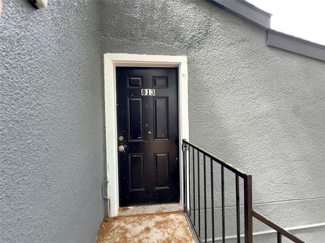 Building Photo - 9696 Walnut St