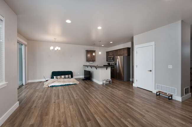 Building Photo - 3083 Warbler Way