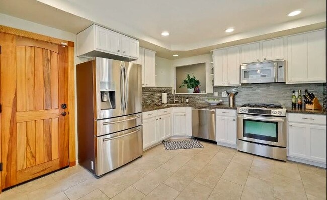 Building Photo - 5650 Waltrip Ln