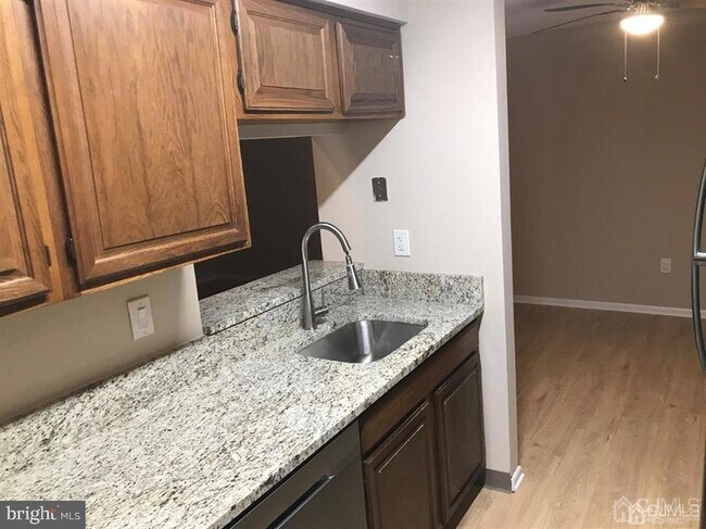Building Photo - 4811 Ravens Crest Dr