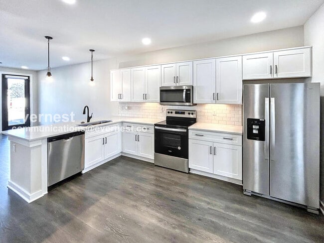 Building Photo - 301 Jeffries Wy