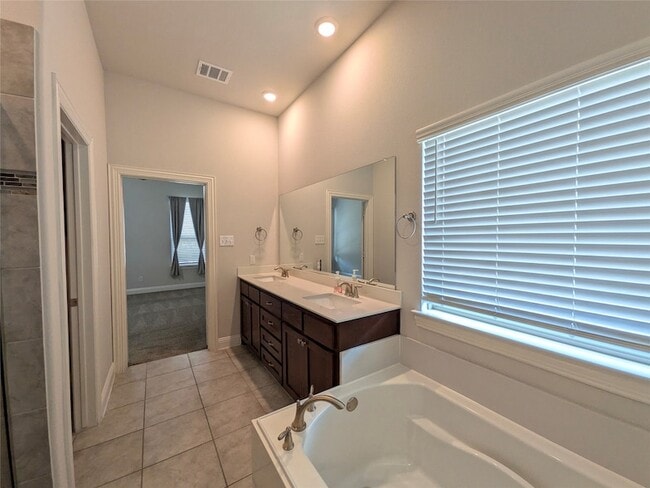 Building Photo - 1409 Summit View Ln