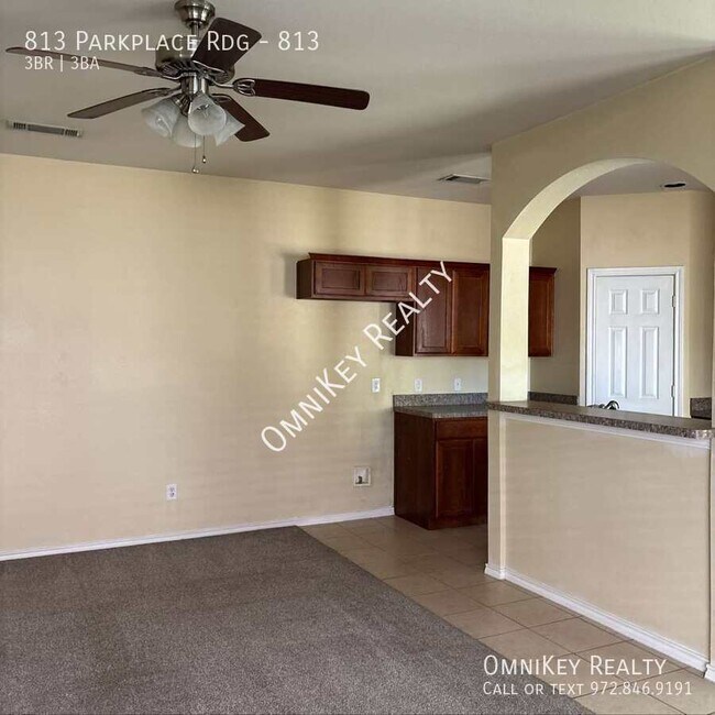 Building Photo - 813 Parkplace Ridge