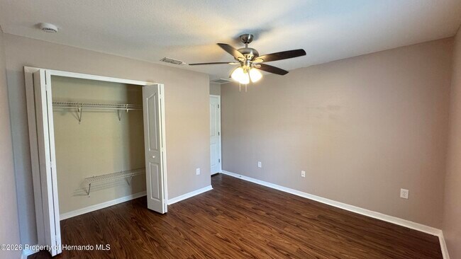Building Photo - 10 Bellis Ct
