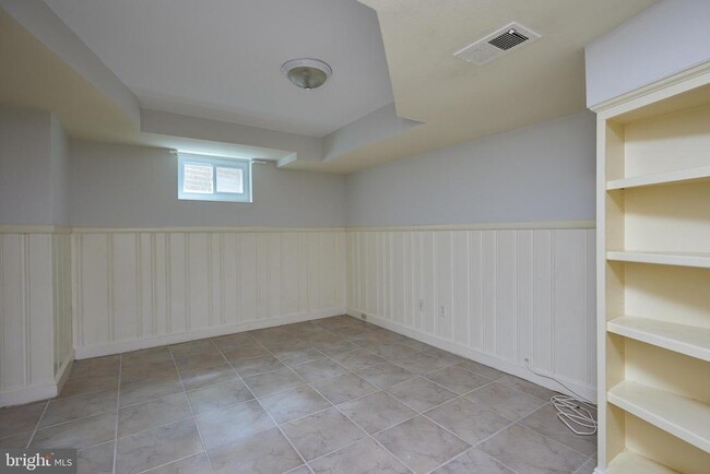 Building Photo - 6716 Tulip Hill Terrace