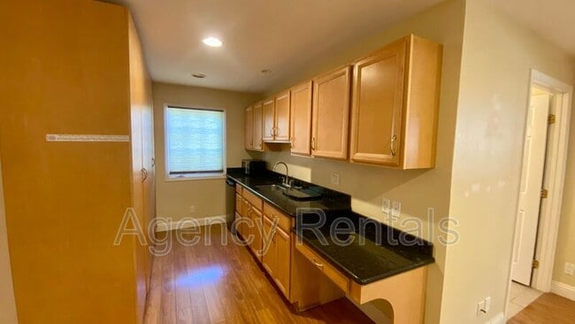 Building Photo - 575 N Kalaheo Ave