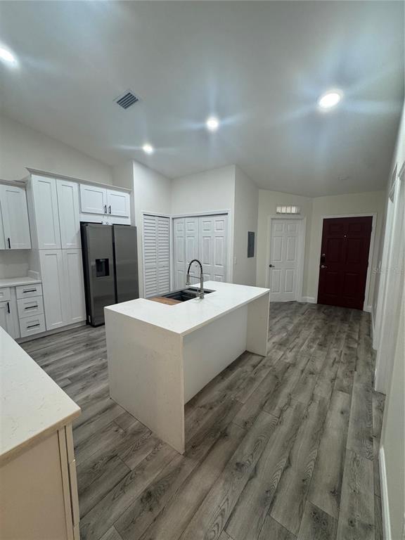 Building Photo - 2880 Club Cortile Cir