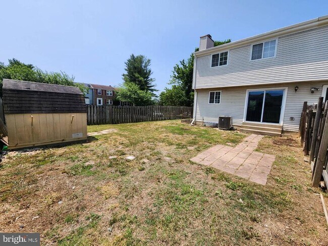 Building Photo - 1768 Carriage Way