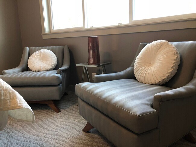 Building Photo - 2018 New Construction Your Home Away From Home