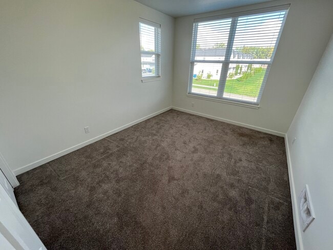 Building Photo - 11295 Sessions Dr NW