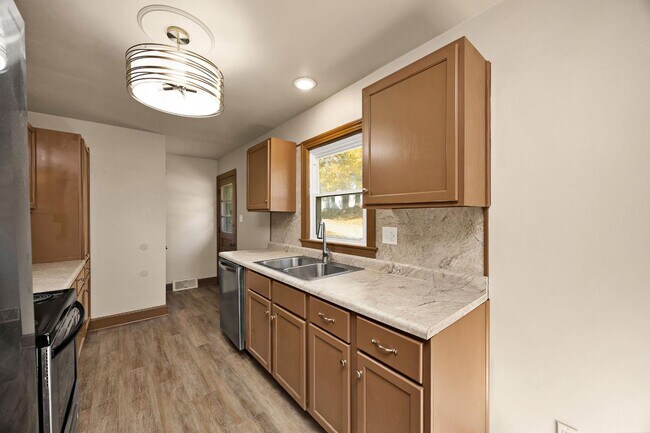 Building Photo - 414 Churchill Ct